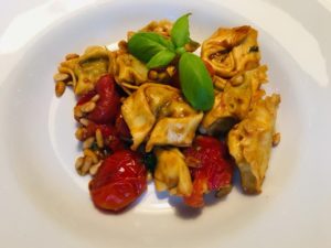 Tortellini mit glasierten Cherrytomaten